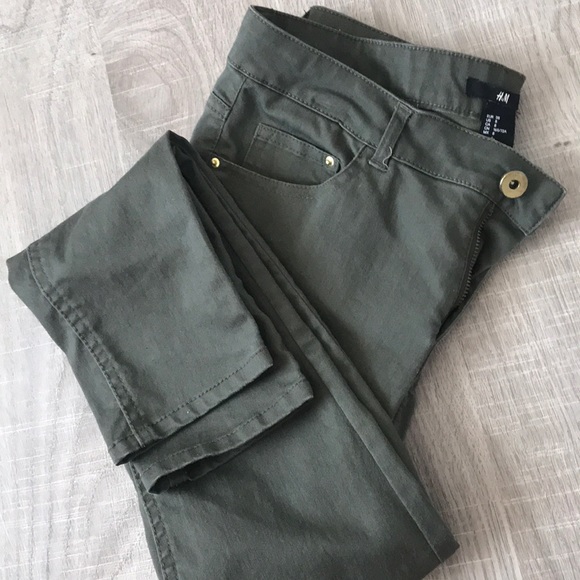 Green pants - Picture 2 of 3